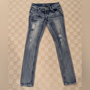 Ariya Distressed Straight Leg Women’s Jeans Size 5/6